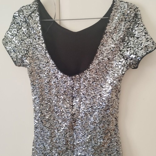 Evening top with sequins like new, size M black