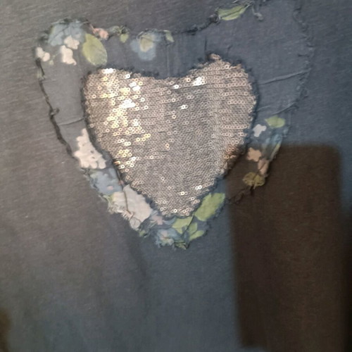 Blouse with detachable scarf and sequin heart like new, blue