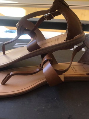 Dolce Vita leather sandals size 38 new, caramel color