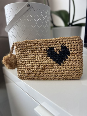 The White Company London Raffia Heart Pouch new, beige and blue