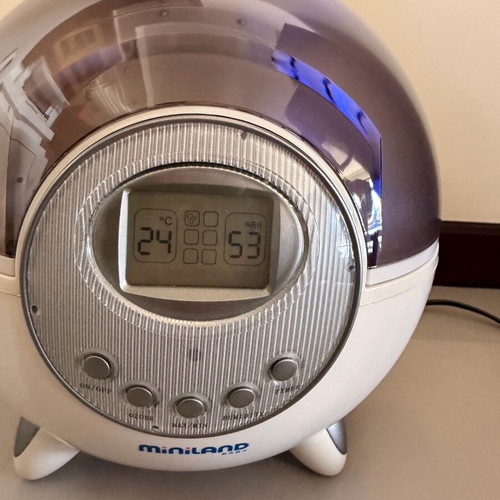 Miniland Ozonball 3.5L humidifier like new with ozone and remote