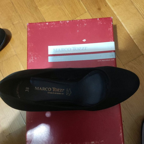 Marco Tozzi leather pumps size 38 like new black
