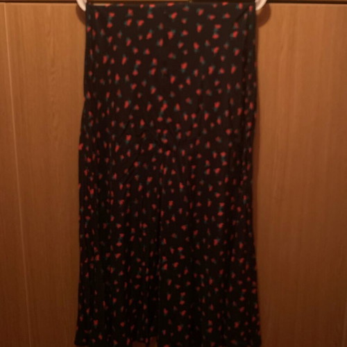 Clothes like new, dresses, vest, blouse, skirts and skirt-shorts