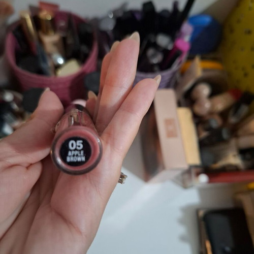 Radiant lip gloss and Kiko lip pencil like new