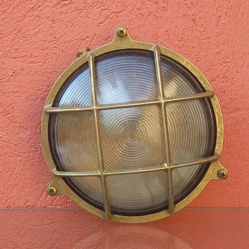 Brass wall light new, diameter 20 cm