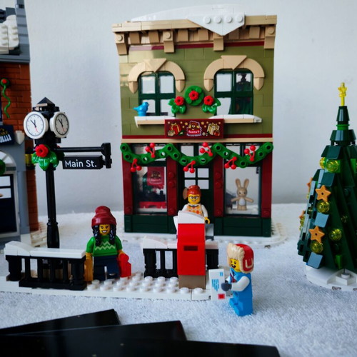Lego 10308 Holiday Main Street like new