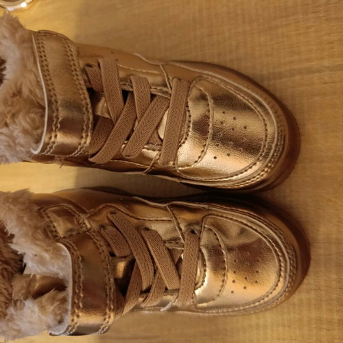 Children's athletic shoes new with fur lining, unworn