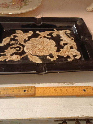 Ceramic ashtray large like new