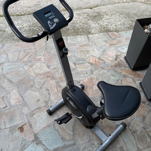 JetStream stationary bike like new with measurement functions