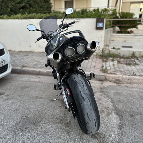Suzuki GSR 600 motorcycle used, with extra tank bag