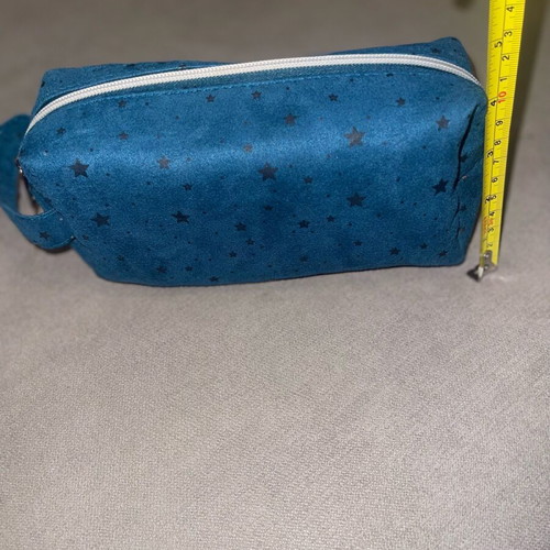 Vichy toiletry bag like new, blue fabric with satin interior