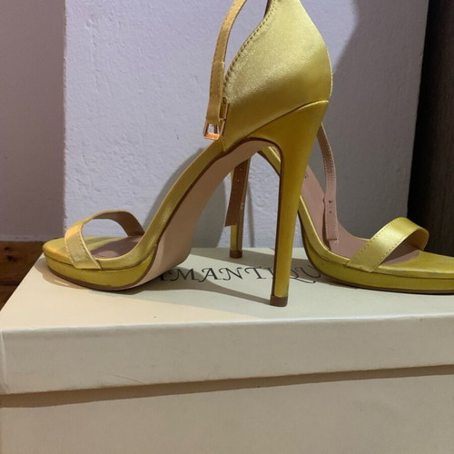 Bozikis stiletto sandals like new, size 37, yellow