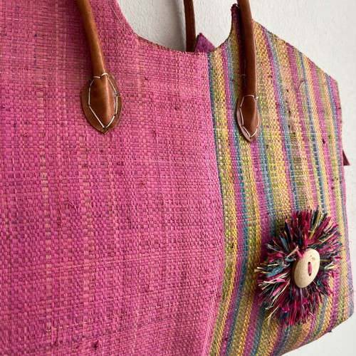 Straw bag Bag-All like new with decorative flower, zipper, and lining