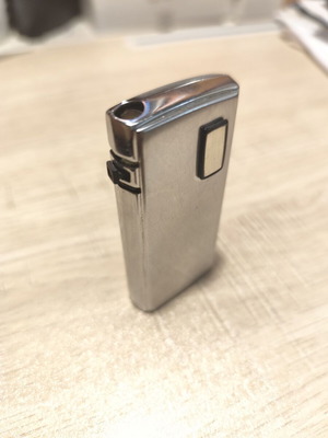 Vintage Ronson Varaflame electronic lighter like new