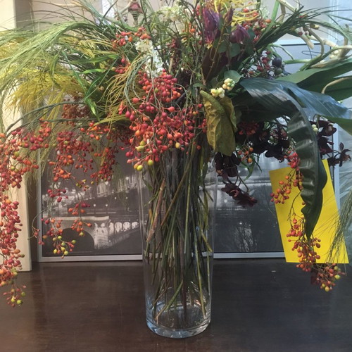 Vase with artificial flowers used, washable and flexible