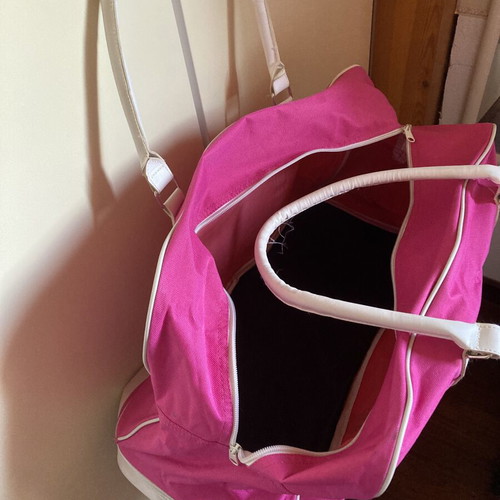 Travel bag used, pink, spacious with shoe compartment