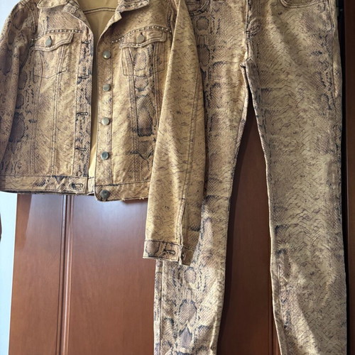 BSB Snake Print Jacket and Pants Set like new, yellow