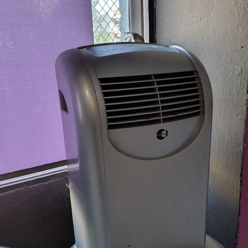 Equation air heater for hot and cold air used