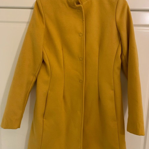Select women's coat like new, yellow, size M