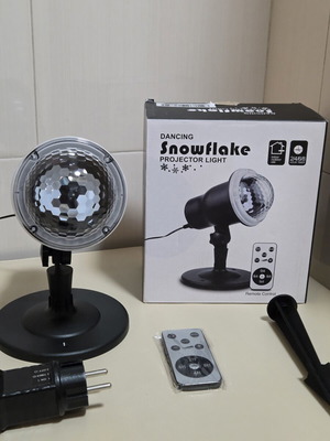Christmas LED Snowflake Projector with Remote Control
