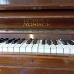 Piano used upright Ronisch