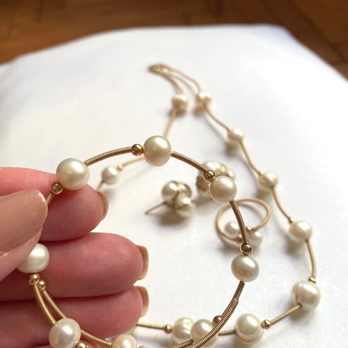 Modern jewelry set with natural pearls by Al'Oro