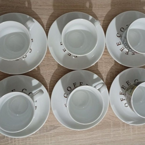 Coffee cup and saucer set 6 pieces like new
