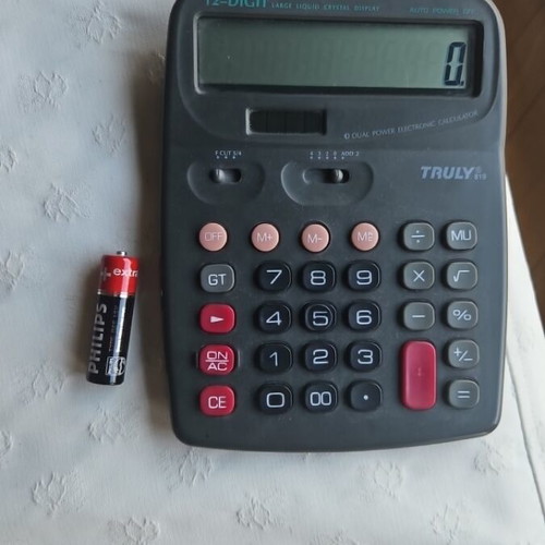 Truly 819 12-digit solar and battery calculator like new