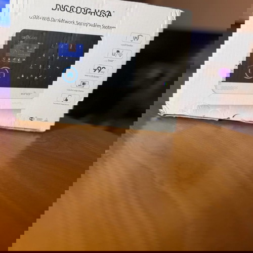 Digoo WiFi-GSM Alarm Full Set like new with touch screen and external siren