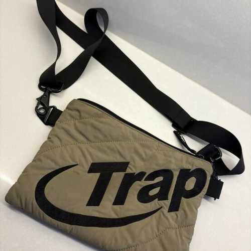 Trapstar bag like new, green