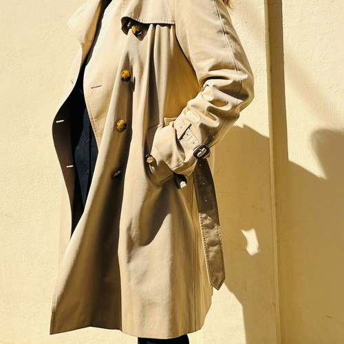 Burberry London Heritage Trench Coat mid-length, like new, beige
