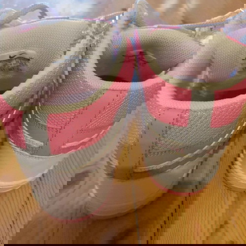 Nike αθλητικά παπούτσια μεταχειρισμένα, νούμερο 38,5, με υπερυψωμένο πάτο