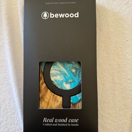 Bewood iPhone 15 Pro Case like new with wood and resin