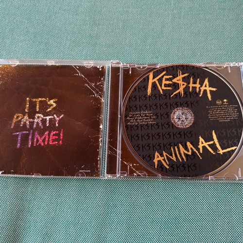 Kesha 3 CD pack like new, pop