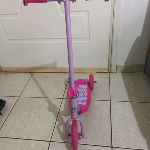 Children's scooter like new