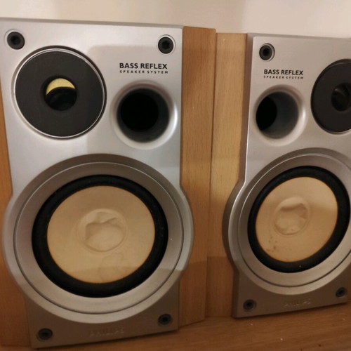 Philips MC-20/22 Micro Hi-Fi system used with Bass Reflex speakers