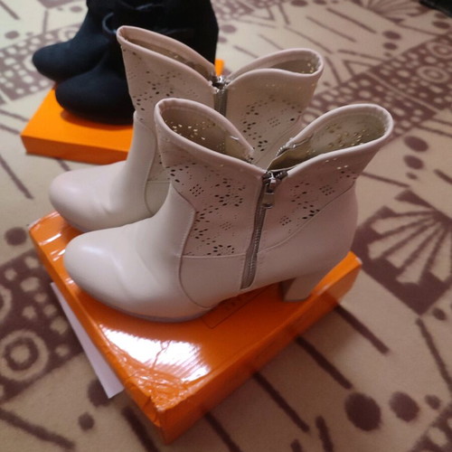 Ankle boots and sandal almost new, pack of 3 pairs