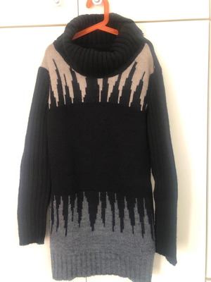 Women's long warm sweater with loose turtleneck, size S, black