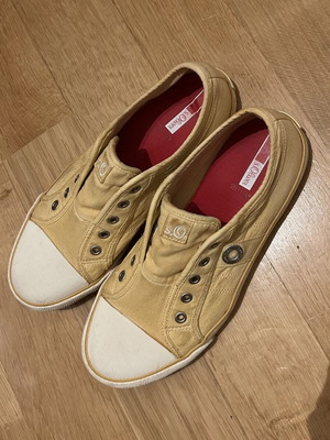 S.Oliver yellow canvas sneakers used, size 41