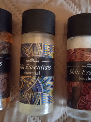 Sample set of shampoo, shower gel and body lotion new