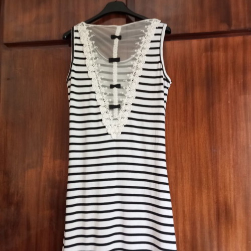 Sleeveless striped dress with tulle and lace back, like new, S/M