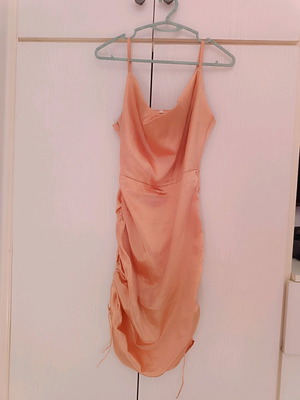 Satin apricot dress like new, size S