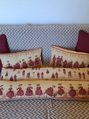 Decorative pillows used, pack of 4 for living room
