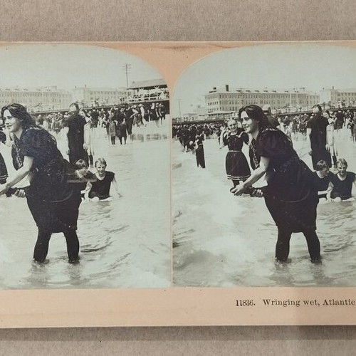 Vintage stereoscopic photo used, Wringing wet Atlantic City 1897
