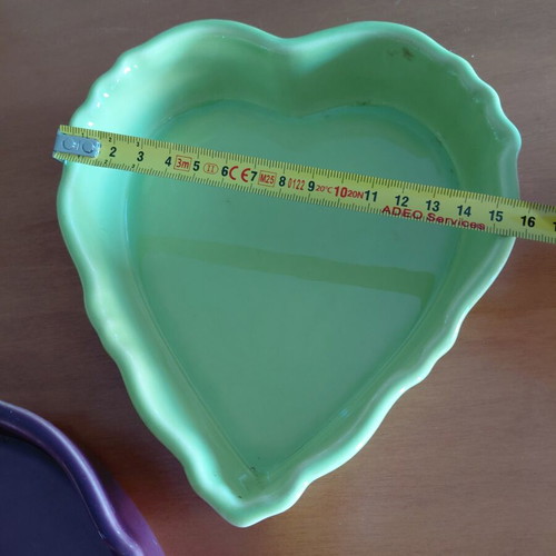 Heart-shaped molds 16 cm, new, green and purple, made in France