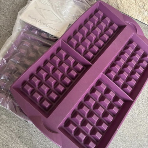 Tupperware Silicone Waffle Baking Mold new