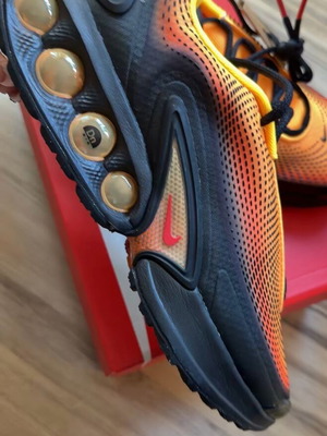 Nike Air Max Dn sneakers new, size 44.5, black and orange