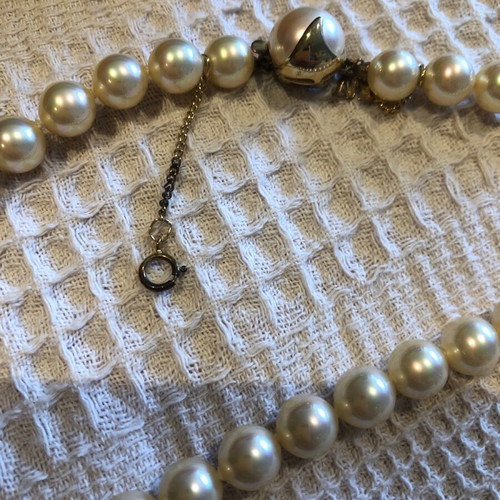 Majorica pearl necklace handmade, like new, beige pearls