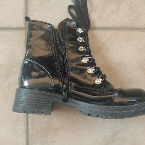 Vanessa Wu black patent leather combat boots size 39 used