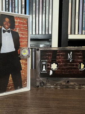 Michael Jackson Off the Wall cassette like new, pop